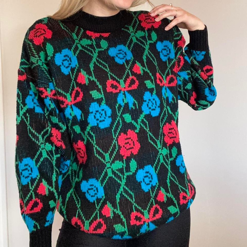 Vintage 80’s floral crewneck knit sweater - Picture 2 of 5